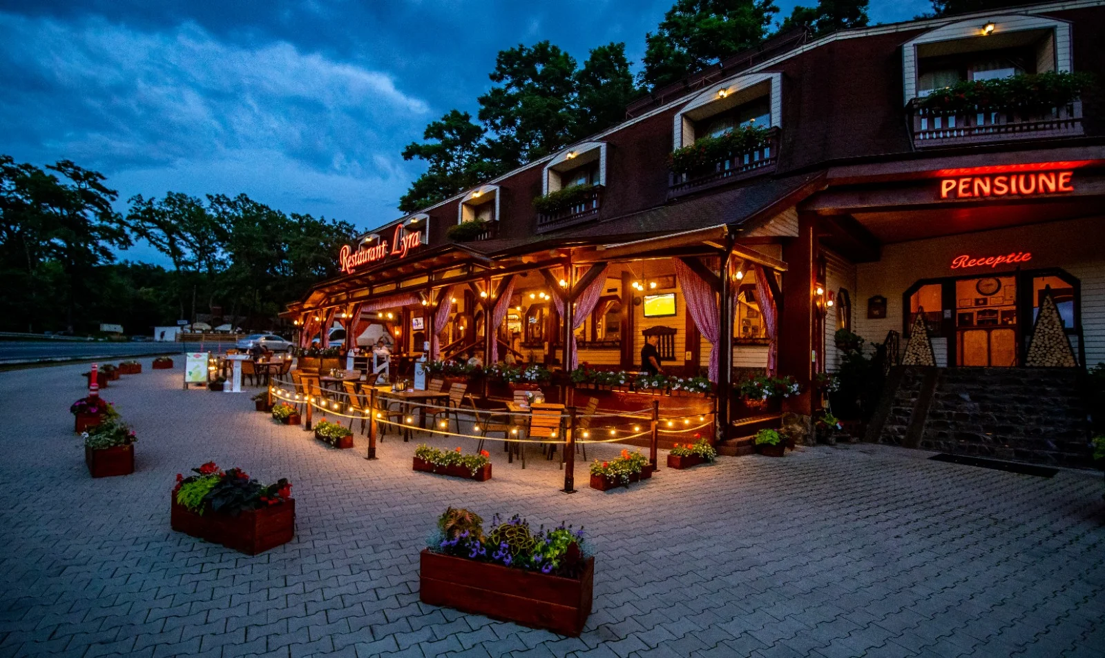 Restaurant Lyra la apus