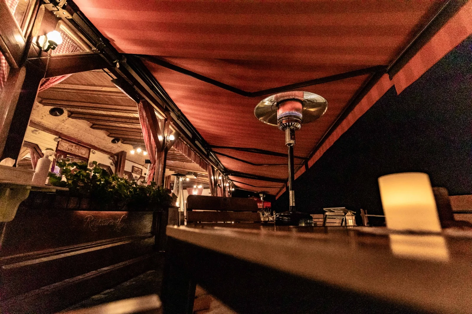 Cadru interior cu lumină caldă